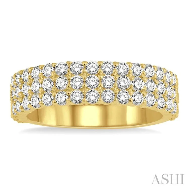 1 1/4 ctw Triple Row Round Cut Diamond Wedding Band in 14K Yellow Gold