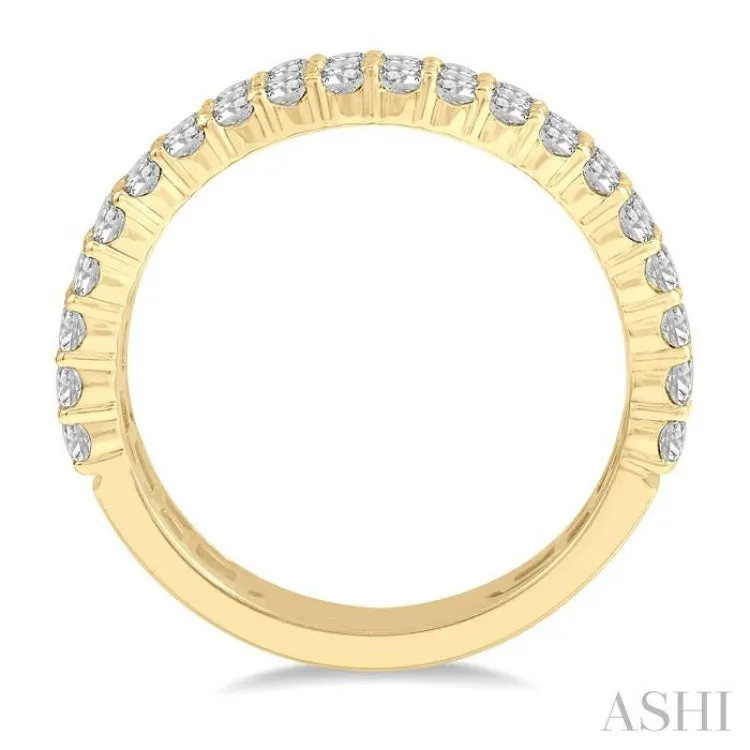 1 1/4 ctw Triple Row Round Cut Diamond Wedding Band in 14K Yellow Gold