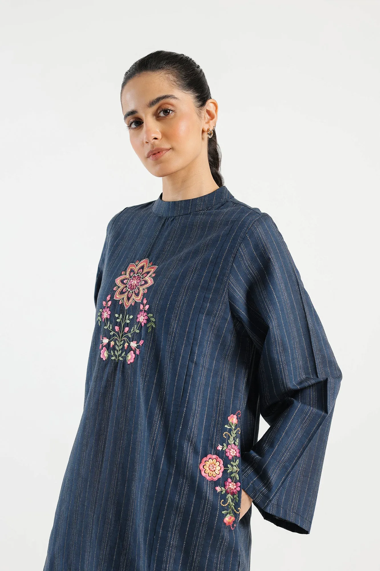 EMBROIDERED SUIT (E5099/102/619)