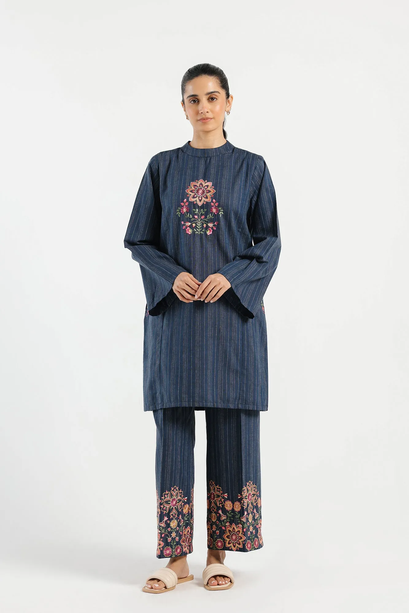 EMBROIDERED SUIT (E5099/102/619)